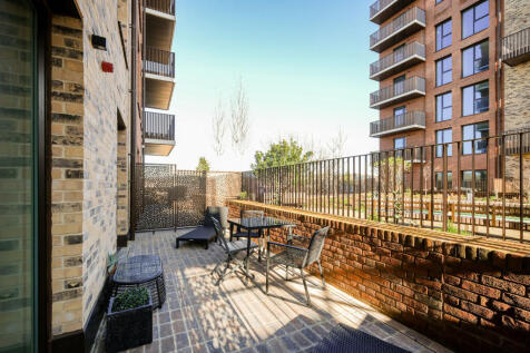 7 courtyard